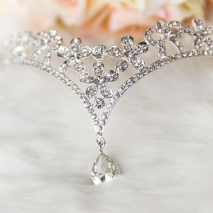 Copricapo da donna in stile coreano Austria Fiore di cristallo a forma di V Goccia d'acqua Corona Tiara Hairwear Accessorio per capelli da sposa per gioielli da sposa