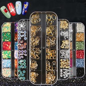 12 griglie Mix Rivetti per unghie Bar AB Strass Punk Unghie Catena Sirena Perline Perline di rame Decorazioni per nail art 3D