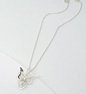 Yeni stil Gümüş kaplama delikli-out sivri kelebek kolye elmas uçan kanatları ile moda klasik zarif bir zincir ile set