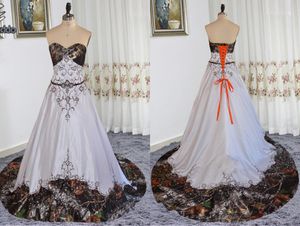 Klasik Nakış Gelinlik Camo Ucuz 2018 Sevgiliye Pullu Boncuklu Korse Geri Mahkemesi Tren Düğün Gelin Kıyafeti Artı boyutu Kadınlar