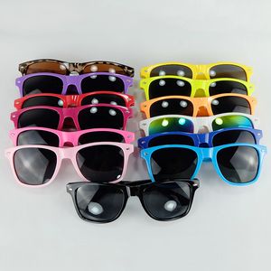 Классические солнцезащитные очки для модных солнцезащитных очков Женщины и мужчины солнце