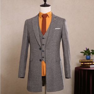 Yeni Tasarım Uzun Damat Smokin Tepe Yaka İki Düğme Erkekler Düğün Blazer Erkekler Örgün İş Balo Parti Suit (Ceket + Pantolon + Kravat + Yelek) 1032