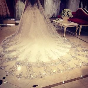 2017 Bling Bling Crystal Cathedral Bridal Veils real photos Luxury Long Applique Beaded sequined Custom Made High Quality Wedding Veils