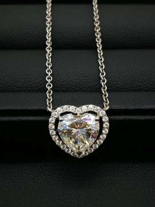 Новое поступление 9К, 14К, 18к золотой романтический романтический формы сердца кулон ожерелья сердца вырезать моисанит сертифицированный алмаз D / F цвет с сертификатом