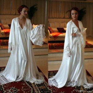 Chic Uzun Kollu Gerçek Ipek Nedime Ve Gelin Cornes Custom Made Bornoz Düğün Parti Bornoz Kadınlar Için Kat Uzunluk Dantel Pijama