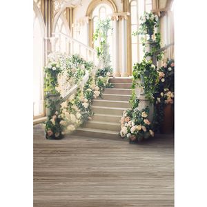 İç Düğün Arka Plan Fotoğraf Baskılı Yeşil Vines Beyaz Pembe Güller Merdiven Kemerli Windows Fotoğraf Backdrop Ahşap Zemin
