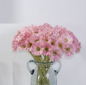 Yüksek kaliteli yapay çiçekler PU Yapay Gerbera PU krizantem Düğün süslemeleri için Gerçek dokunmatik yapay Papatya