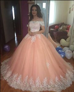 Tatlı 16 Şeftali Quinceanera Elbiseler 2019 Kapalı Omuz Tül Aplikler Kabarık Korse Geri Balo Prenses Resmi Balo Parti Abiye