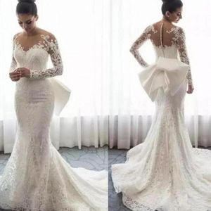 Retro Dantel Mermaid Gelinlik Ile Büyük Yay Sheer Uzun Kollu Illusion Geri Kaplı Düğmeler Gelinlikler Sweep Tren Düğün Vestidos