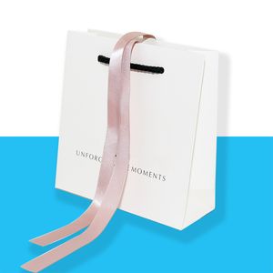 wholesale Borse di gioielli originali di alta qualità Borsa regalo per braccialetti Pandora Sacchetti di carta per gioielli Momenti indimenticabili