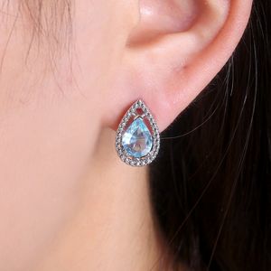 2024 Stud Bling Crystal Waterdrop Saplama Küpe Kadın Safir Kulak Klip Hediye Partisi Moda Mücevher Aksesuarları Gem Kristal