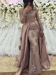2023 Sexy Arabic Evening Dresses Wear for Women Off Shoulder Mermaid Long Sleeves Lace Appliques Crystal Beaded Formal Prom Dress Party Gowns