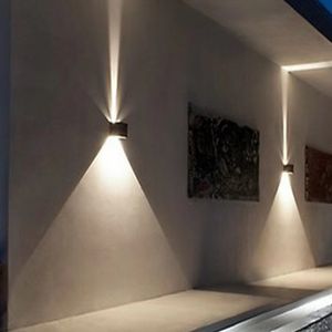 LED 6W açık duvar lambaları yukarı IP65 su geçirmez beyaz siyah modern duvar armatürleri lamba 86-265 dış ev aydınlatması