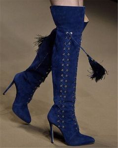 Moda sivri ayak tasarımı kadınlar Süet deri diz gladyatör dantel up püskseller uzun topuk botları kulüp ayakkabıları 5