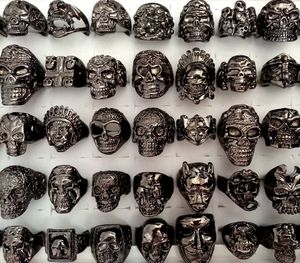 30pcs Big Head Tasarım Karışık Erkek Siyah veya Koyu Gri Kafatası Halkalar İskelet Gothic Punk Rocker Serin Hayalet Halkalar Benzersiz Vintage Retro Takı