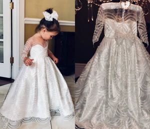 Beyaz Çiçek Kız Elbise A Hattı V Boyun Dantel Kat Uzunluk Uzun Kollu Kızlar Pageant Elbise Custom Made Çocuklar Örgün Önlükler