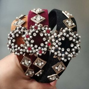 Kadın Kafa Moda Saç Aksesuarları Rhinestones ve İnciler Vintage Lüks Tasarımcı Geniş Tarafı ile