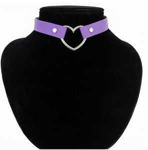 Forma-Punk gótico de couro enchido coração Gargantilha Colar do encanto Rodada Vintage Collar Colares Mulheres Jóias presente
