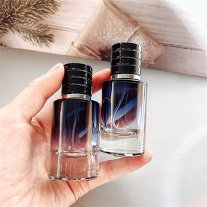 Bouteilles de parfum en verre dégradé de 30 ml, rechargeables, vides, cylindre d'huile essentielle, atomiseur, voyage portable, emballage de détail cosmétique de haute qualité avec bouchons de pulvérisation