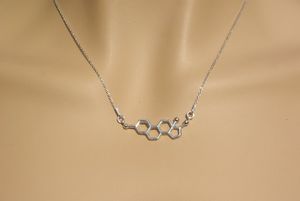 30 pièces collier de Structure de molécule d'hormone féminine colliers de chaîne moléculaire de Dopamine de formule de chimie d'infirmière de Science géométrique