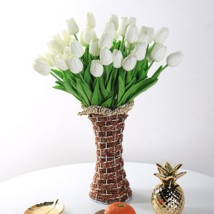 Couronnes de fleurs décoratives 31 pièces/lots fleur de tulipe artificielle vraie touche Bouquet de mariage en soie pour la fête de décoration de la maison