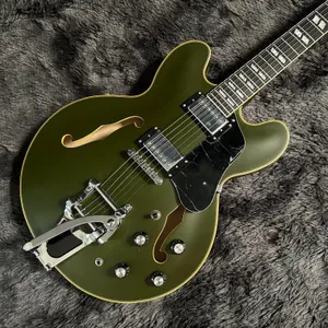 Nouvelle guitare électrique Matte Green Couleur Jazz Corps creux 335 Mahoganie Neck Chrome Hardware Hollow Body Guitar Right Crowing Body Guitar