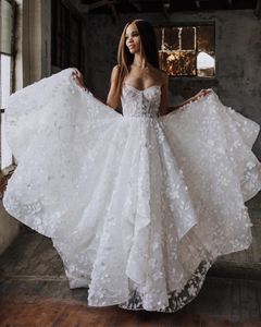 Robe de mariée à fleurs 3D, jupe en dentelle à volants, robe de bal, Corset en cœur, avec lacets dans le dos, longue traîne Court, 2024