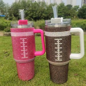 Gobelet en strass de 40 oz avec poignée Rugby Bling Crystal Shimmer Tumbler en acier inoxydable grande capacité Tasse à bière Tasse de voyage isolée Tasse à café de voyage pour le bricolage