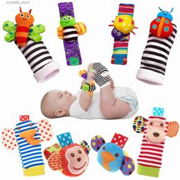 4PCS / SET Bébé Hochet Jouets Mignons Animaux En Peluche Poignet Hochet Pied Finder Chaussettes 0 ~ 12 Mois Pour Bébé Garçon Fille Nouveau-Né Cadeau L230518