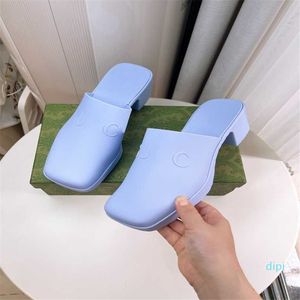 Tacones de bloque medio de 5,5 CM Sandalias de punta cerrada Zapatillas de diseñador de doble G Chanclas de goma de tacón grueso Bombas de mulas de gelatina Mocasines con alfabeto de fondo grueso Chanclas cuadradas de plástico