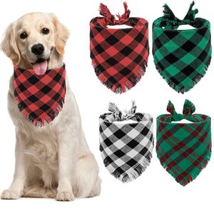 5 colores al por mayor Plaid Dogs Bandana Ropa para perros Algodón Navidad Triángulo clásico Bufanda Borlas Estilo Vacaciones para perritos Gatos Cachorro Mascotas encantadoras Bufandas A139