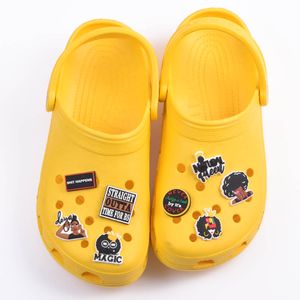 Gros PVC Designer Chaussures Charms Black Lives Matter Silicone Bracelet Charms Pour Clog Shoe Charme À Talons Hauts