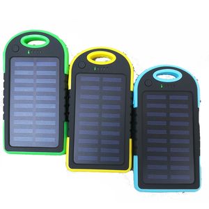 5000 mAh Solar Bancos de energía a prueba de agua Panel solar Cargadores de batería para teléfonos inteligentes PAD Tabletas Bancos de energía móvil Universal