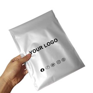 50pcs sacs argent poly mailer conception personnalisée gris affranchissement personnalisé courrier autoscellant sac avec 220704