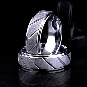 Bague de motard en acier inoxydable plaqué argent, bijoux à la mode de 8mm de large, doigt moyen givré pour hommes, 50 pièces