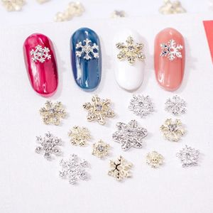 50pcs Goldsilver copos de nieve Decoraciones de arte de uñas Multi-maneras diseños de metal de clavos Charms Suministros de arte de uñas Suministros 240410