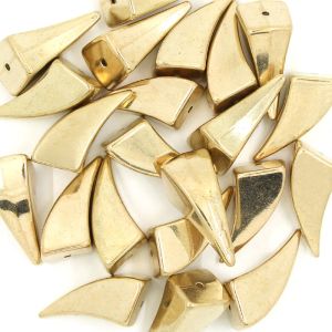 50pcs Les cornes façonnent des pointes en plastique et des goujons rivets de vêtements en or / argent pour chapeaux Rivets en cuir de vêtements diy accessoires punk rock