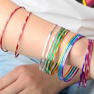 50pcs / lot coloré bracelet de danse indienne bracelets en fil d'aluminium pour femmes dames nouvelle mode manchette bijoux en gros Q0719