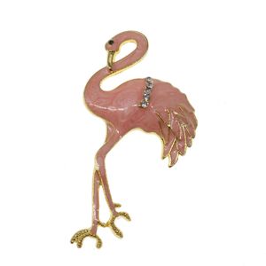 50 unids/lote, joyería de moda de verano, broches de flamencos y pájaros dorados, parte posterior plana para mujer, broche de Pin de diamantes de imitación esmaltado rosa
