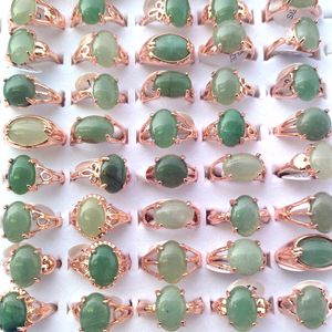 50pcs anneaux de jade vert naturel taille mixte pour les femmes avec base de couleur or rose