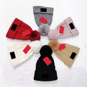 5 piezas Invierno 6 colores hombre Viajes niñas Moda gorro mujer Gorros Skullies Patrón decorativo Chapeu Gorras Algodón mujer Gorro de esquí mantener caliente Casual h en rosa