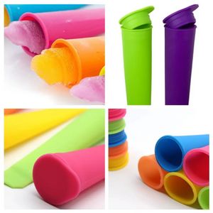 6 PCS / set Icecream Tools Silicone Popsicle Moules Ice Pop Maker Moule à sucettes maison avec couvercles amovibles Couleur aléatoire réutilisable pour les enfants bb0220