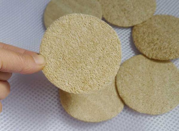 Loofah facial discs for skin complexion