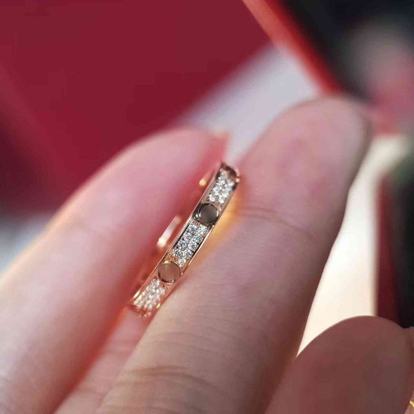 18k diamond-embedded Valentine's Day couple's gift from the Ka Family Sky Star Ring women's love collection