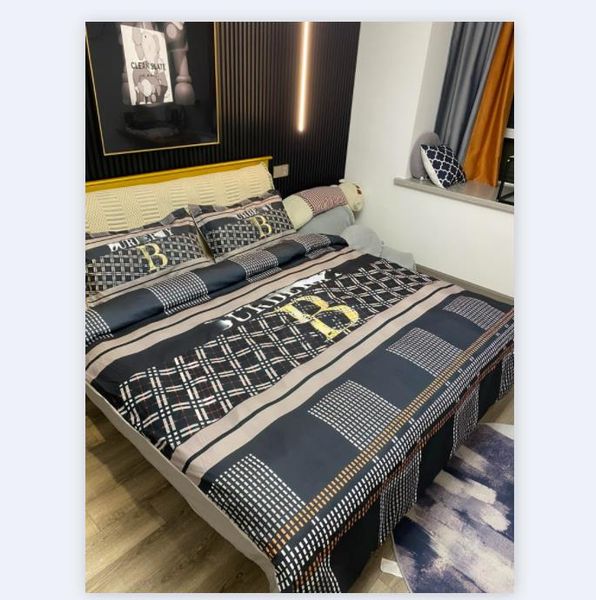 Queen-sized woven cotton duvet cover set with European-style quilt and matching pillowcases