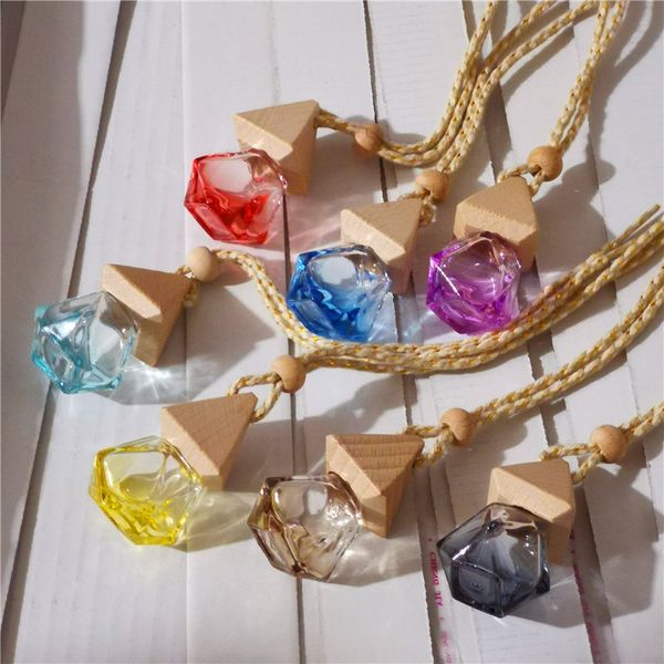 Aromatherapy car pendant diffuser with glass pyramid lid, diamond-shaped essential oil bottle for air freshening