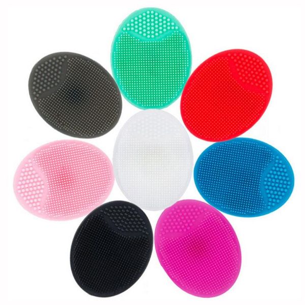 Gentle silicone facial brush for baby's delicate skin cleansing and exfoliation
