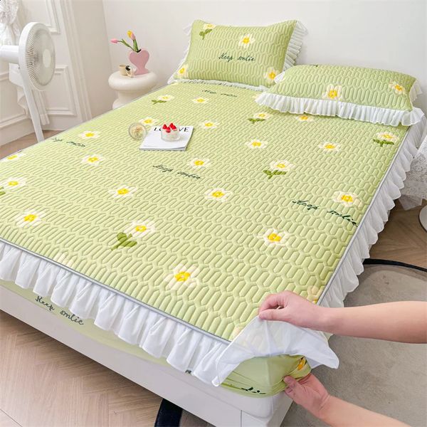 2024 lace latex pad set with fresh lace design, soft and comfortable protective board