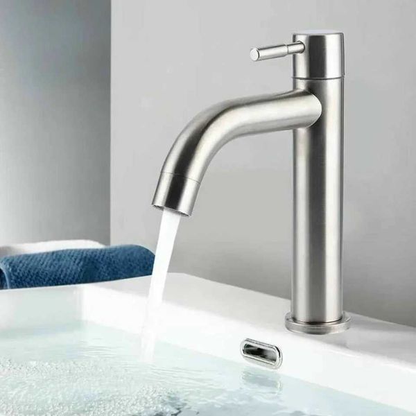 Stainless steel single-hole kitchen faucet with G1/2 connector for bathroom basins