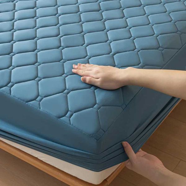 Waterproof elastic mattress protector for double beds, thick and durable cover